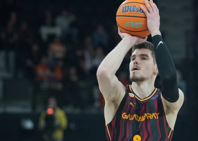 Roberts Blumbergs ar jaudīgu danku palīdz Stambulas "Galatasaray" iekļūt FIBA Čempionu līgas finālā