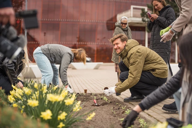 “Eiropas dienas dārza svētku” programmu veidoja diskusijas, koncerti, kopienu mākslas notikumi un kopīgas apzaļumošanas aktivitātes.