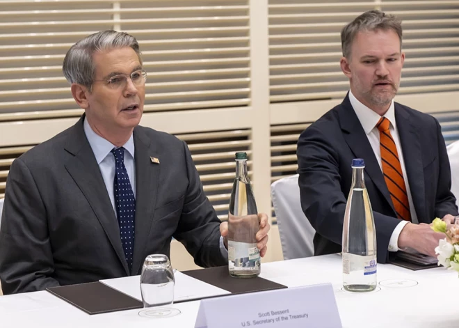 Ženēvā notiek ASV un Ķīnas tirdzniecības sarunas, lai mazinātu Trampa radīto saspīlējumu