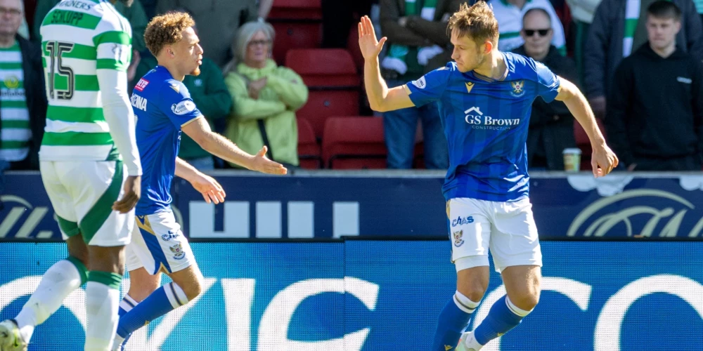 Daniels Balodis nesen guva vārtus arī pret čempioni "Celtic" (foto: "St. Johnstone Football Club" /  X)