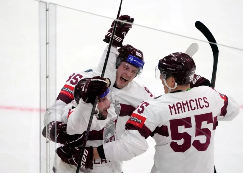 Latvija sāk pasaules čempionātu ar sīvā cīņā pieveiktu Franciju