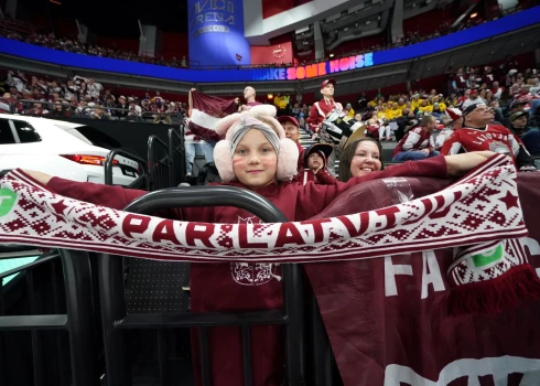 Arī Latvijas atbalstītājiem tribīnēs un dzimtenē pirms laimīgiem smaidiem nācās krietni panervozēt