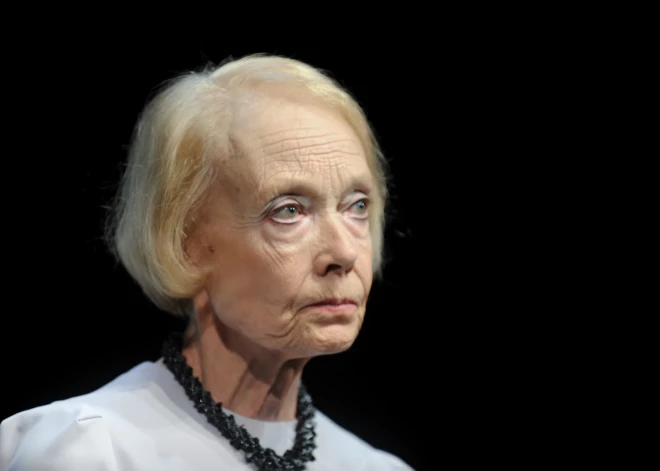 Izdota neparasta grāmata par latviešu teātra un kino aktrisi Astrīdu Kairišu