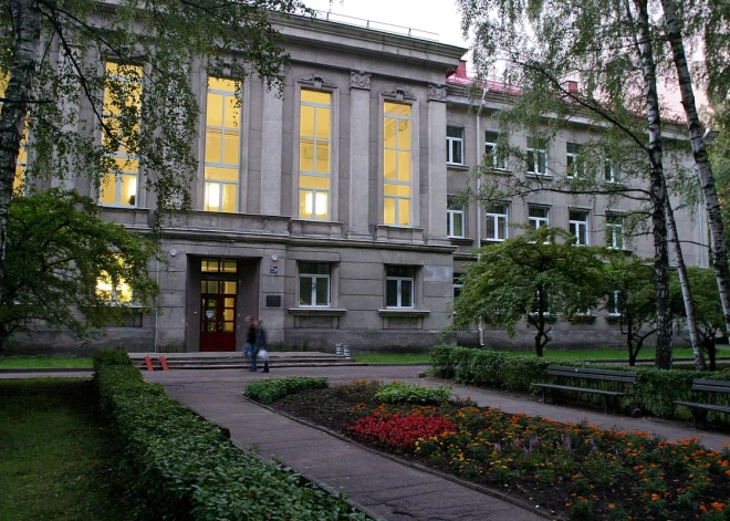 Latvijas Universitāte izsola vienu no lielākajiem īpašumiem Imantā