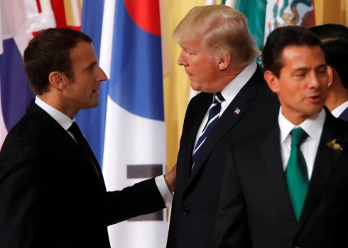 ASV prezidents Donalds Tramps un Francijas prezidents Emanuels Makrons ir reaģējuši uz Krievijas diktatora Vladimira Putina aicinājumu Stambulā sarīkot tiešas sarunas ar Ukrainu par kara izbeigšanu.