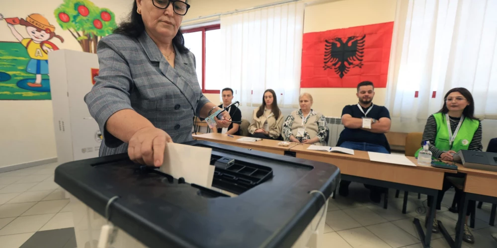 Albānijā šodien notiek parlamenta vēlēšanas.