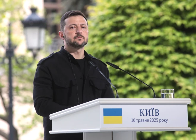 Zelenskis par sarunām ar Krieviju: "Pirmais solis jebkura kara izbeigšanā ir pamiers"