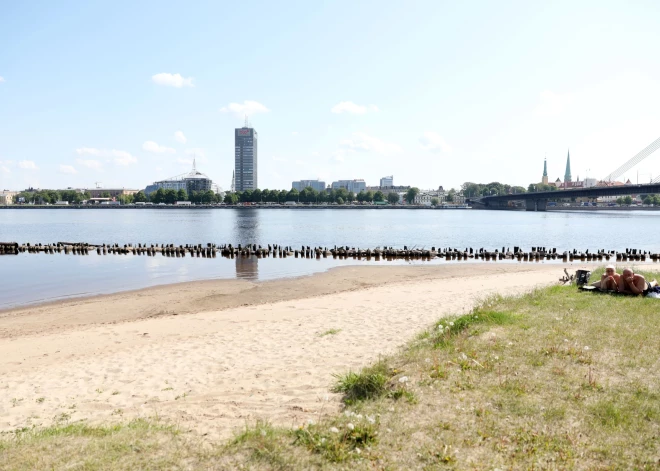 Teju visās Rīgas pludmalēs laba ūdens kvalitāte