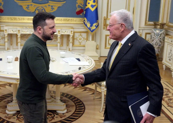 Trampa sūtnis nosaka noteikumus Putinam: vispirms pamiers, pēc tam sarunas