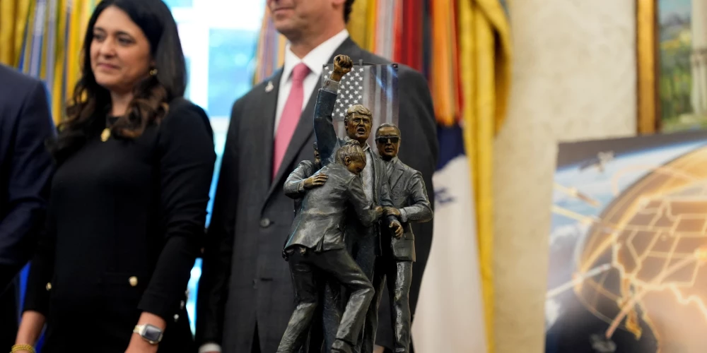 Ovālajā kabinetā pamanīta īpaša statuja.