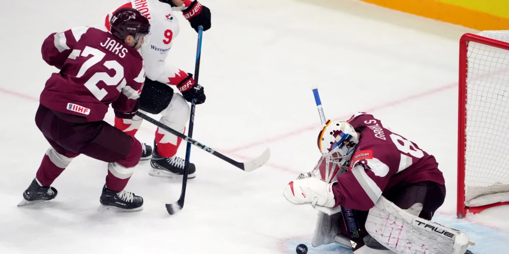 Latvijas hokejisti pasaules čempionāta otrajā mačā pēc otrā perioda zaudē kanādiešiem.