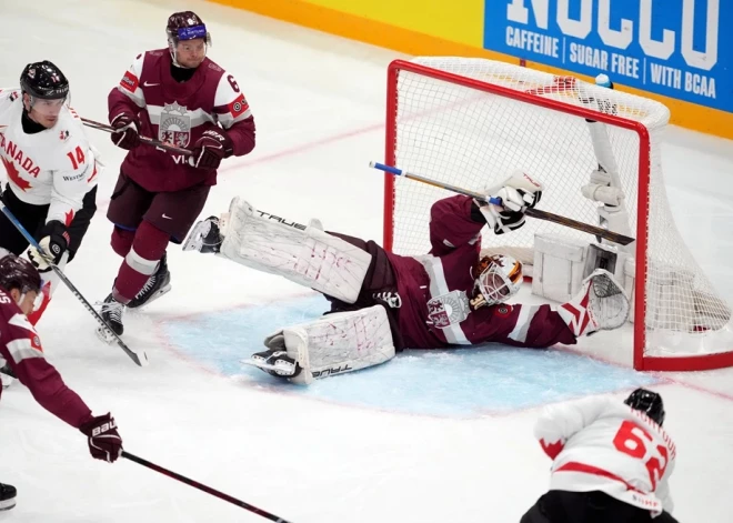 Во второй игре на ЧМ по хоккею сборная Латвии крупно проиграла канадцам