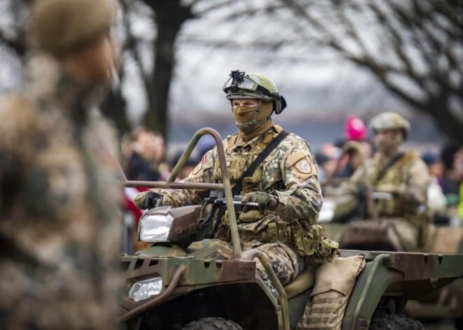 Iedzīvotāju ievērībai - Rīgas apkārtnē pirmdien aizsākas militārās mācības "Zibens 2025"