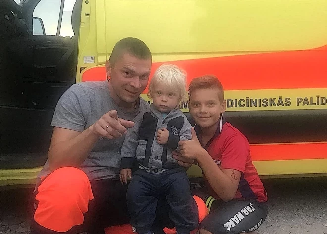 "Времени остается все меньше": просят отозваться водолазов, которые могли бы помочь в поисках пропавшего в Даугаве рыбака