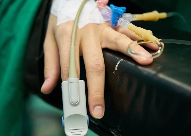 Diemžēl bija par vēlu - robežsargs sniedz palīdzību traģiskā avārijā cietušajiem
