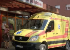 Policija: Bērnu klīniskās universitātes slimnīcas ārsti nav rīkojušies nolaidīgi ārstējot no difterijas bojāgājušo bērnu