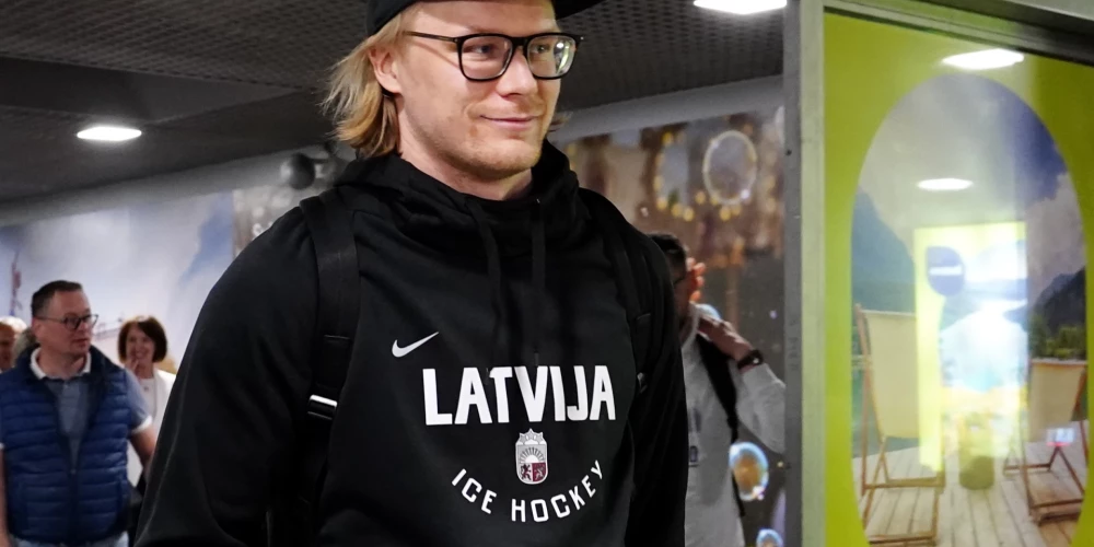 Latvijas hokeja izlases uzbrucējs Rodrigo Ābols Stokholmā ieradīsies ceturtdienas pirmajā pusē.