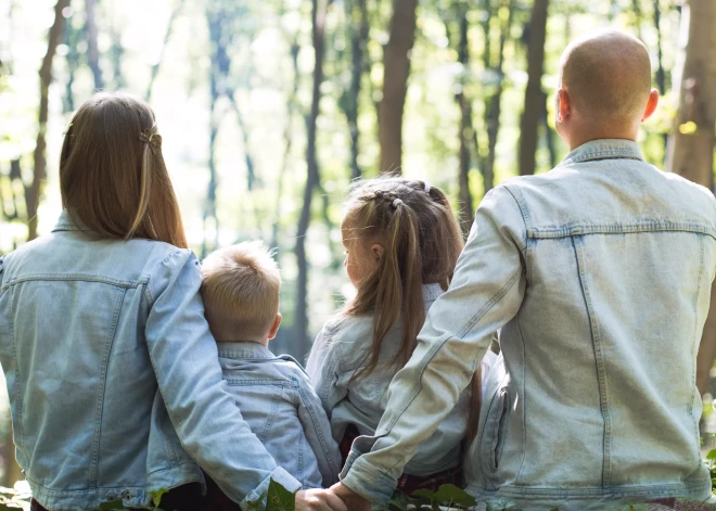 Jāuztur "ideālās ģimenes" tēls: 4 noteikumi narcisa ģimenē