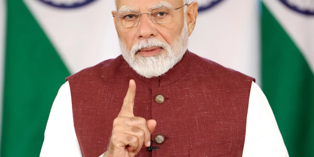 Indijas premjerministrs Narēndra Modi paziņojis, ka “uzmanīgi seko katram Pakistānas solim”, kamēr pamiera vienošanās joprojām ir spēkā.