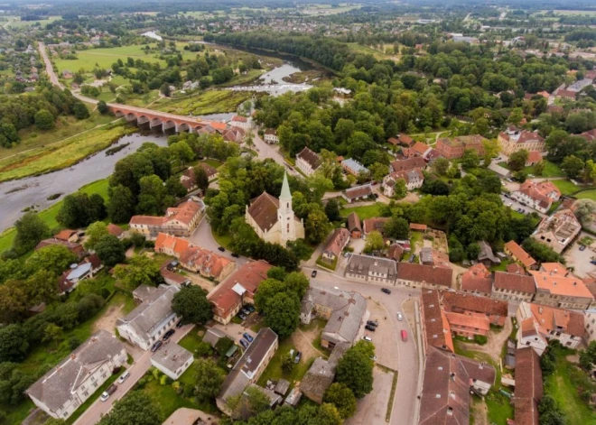 Kuldīgas novada domes deputātu kandidāti: darbu turpinātāji, lepnie suiti un vecpilsētas dakstiņi
