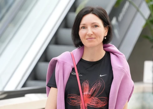 Jeļena Prokopčuka jau reiz stājās uz starta Rīgas maratonā tieši maratona distancē, taču 2019. gadā izstājās. Līdz ar to Jeļena klasisko maratona distanci Rīgas maratonā vēl nav pieveikusi.