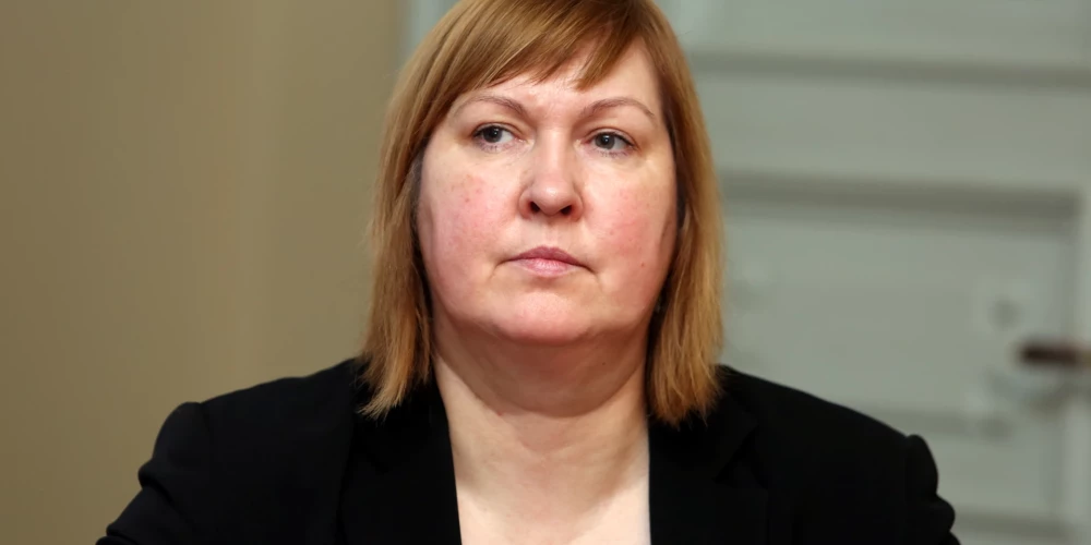 Uz dienesta pārbaudes laiku no amata atstādināta vidusskolas direktore Jolanta Vjakse.