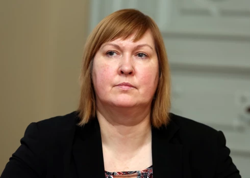 Uz dienesta pārbaudes laiku no amata atstādināta vidusskolas direktore Jolanta Vjakse.