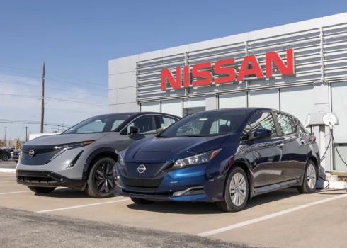 Nissan проигрывает конкуренцию Китаю и страдает от пошлин США.