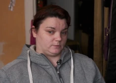 "Ērkšķu šova" dalībniecei Santai atņemta meita, jo viņa nemaz nav zinājusi, ka ir tiesa