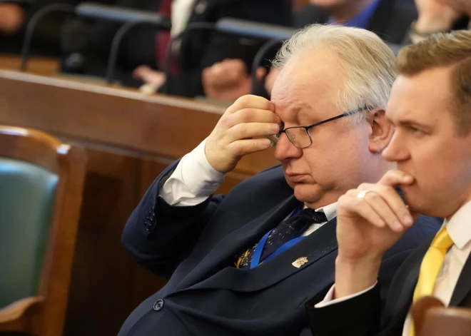 Deputāts un ģimenes ārsts Juris Jakovins atzīts par vainīgu dokumentu viltošanā