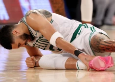 Bostonas "Celtics" līderim Džeisonam Teitumam plīsusi Ahilleja cīpsla