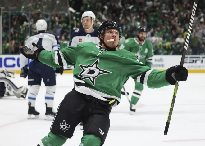 Somi turpina vilkt Dalasas "Stars" pretī Rietumu finālam