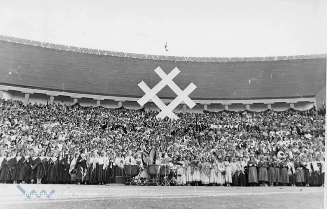 Pirmie Latgales Dziesmu svētki atjaunotajā Latvijā 1990. gadā, Stropu estrādē.