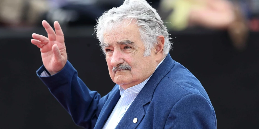  89 gadu vecumā miris Dienvidamerikas valsts Urugvajas bijušais prezidents Hosē Muhika .