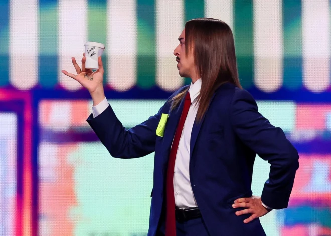 Pēc iekļūšanas Eirovīzijas finālā Tomijs Kešs atklāj, ka uzstāšanās laikā noticis incidents: "Es nodomāju - kas tas bija tagad?!"