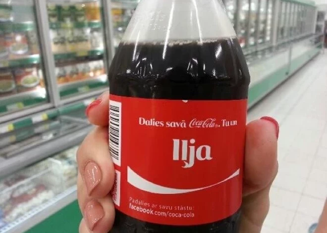 Покупатели недовольны: на акционных бутылках Coca-Cola только русские имена - куда исчезли латышские?