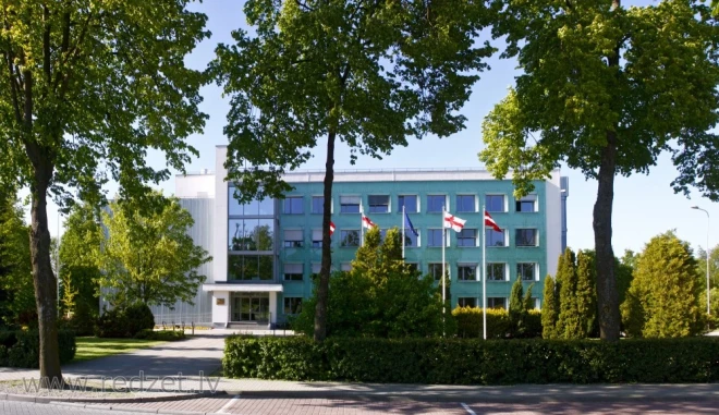 Uz Ventspils pilsētas domes 13 deputātu vietām pretendē 93 kandidāti no astoņiem sarakstiem.