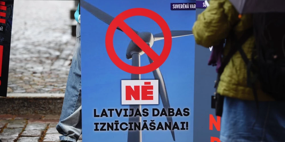 Politiskā partija "Suverēnā vara" sadarbībā ar apvienību Jaunlatvieši šodien, 14. maijā plkst. 12.00 pie Saeimas rīkoja piketu iniciatīvas “Par Latviju bez vēja parkiem” atbalstam. 