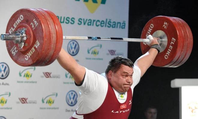Politisko svara stieni Ventspilī “Latvija pirmajā vietā” ringā vēlas pacelt kādreizējais pasaules čempions svarcelšanā Viktors Ščerbatihs.