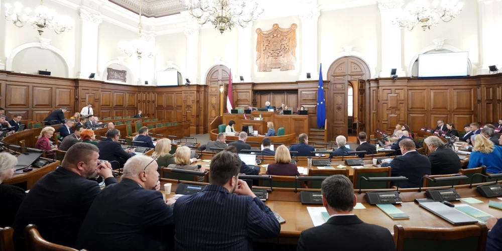 Депутаты на заседании Сейма.