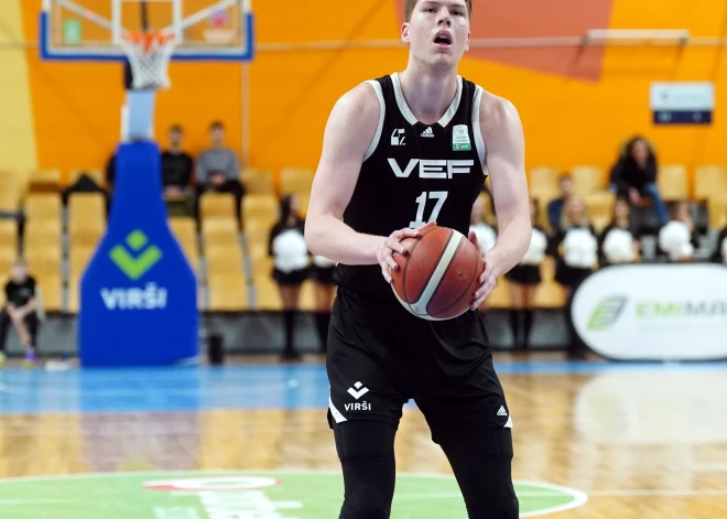 "VEF Rīga" centrs Pēteris Pinnis karjeru turpinās NCAA