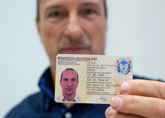 Vācijā arestē "karali Pēteri Pirmo" un aizliedz viņa "karalistes" darbību