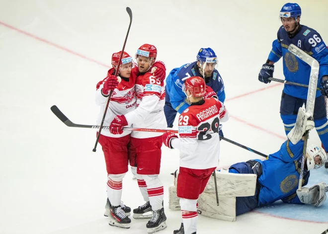 Dānijas hokejisti pārliecinoši tiek pie pirmās uzvaras