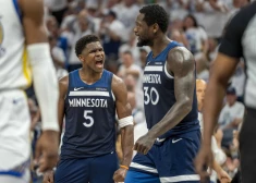 Minesotas "Timberwolves"  līderis Entonijs Edvardss (pa kreisi) un Džūliuss Rendls visu sēriju bija līmenī.