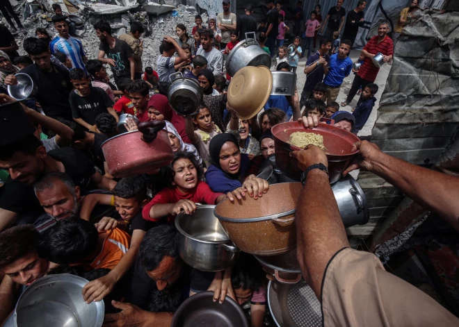 Izraēla veikusi plašu triecienu Gazas joslai - dzīvību zaudējuši vismaz 48 cilvēki