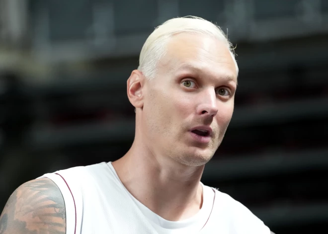 Jāņa Timmas personīgās mantas jau nonākušas "eBay"? Viņa draugs parāda, ko nopircis