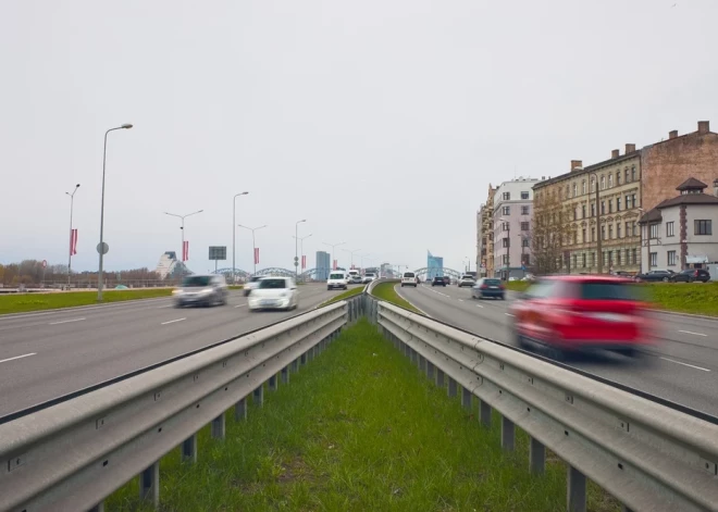 Берегись фоторадара! В Латвии усилят контроль за наличием OCTA и техосмотра