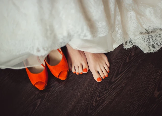 Ilgs un auksts pavasaris: kad sākt domāt par pedikīru vasarai?