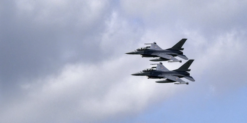 Norvēģija nodos Ukrainai visus apsolītos F-16 līdz gada beigām. 