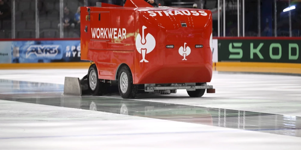 "Zamboni" mašīnu vērtība pasaules čempionātā ir ļoti liela, jo ledus kvalitāte pieviļ.